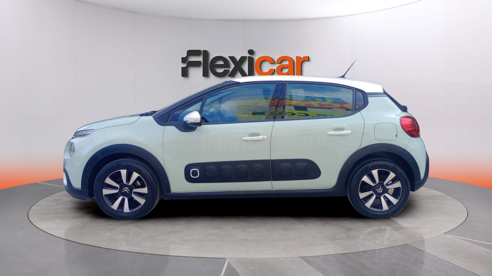 https://cdn-flexicar.caraffinity.it/public_appraisal_images_pro/images/stock/260290/hhZC2OR4OV__WhatsApp Image 2026-05-08 at 17.46.38.jpeg
